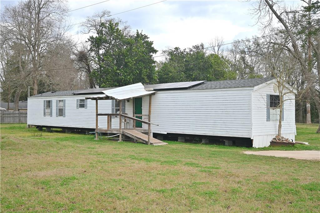 239 PECAN Street, Simmesport, LA 71369