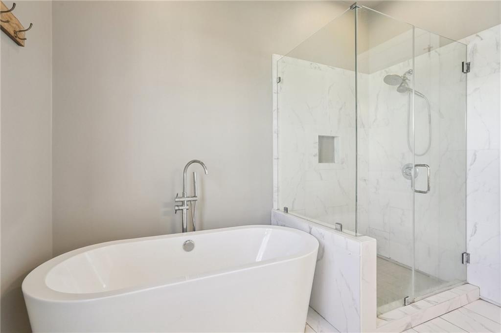 3828 DOMINIQUE Drive, Chalmette, LA 70043