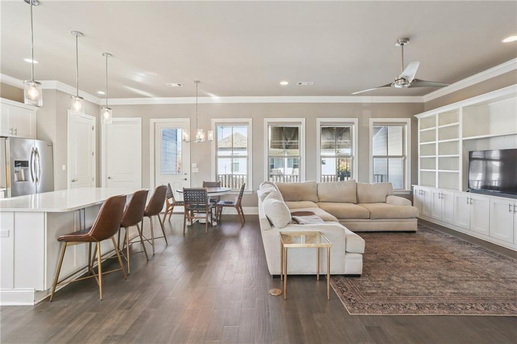 3828 DOMINIQUE Drive, Chalmette, LA 70043