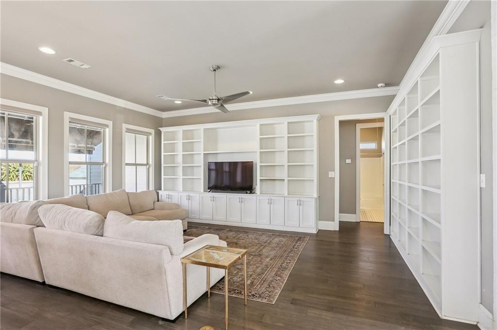 3828 DOMINIQUE Drive, Chalmette, LA 70043