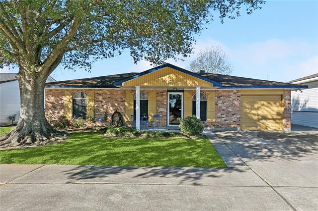 656 GROVEWOOD Drive, Gretna, LA 70056