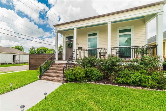 9002 COLAPISSA Street, New Orleans, LA 70118
