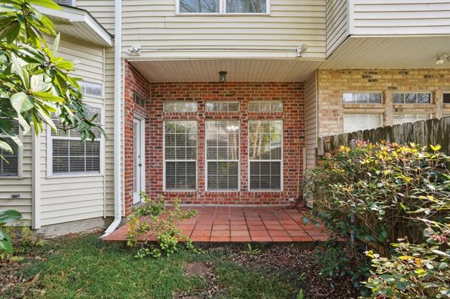 10 E NOUVEAU Lane, Metairie, LA 70003