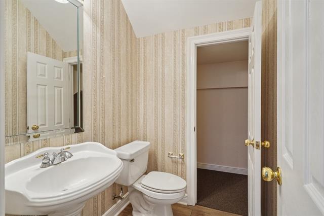 10 E NOUVEAU Lane, Metairie, LA 70003