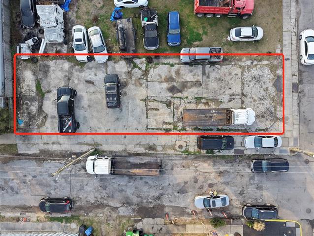 5138 BURGUNDY Street, New Orleans, LA 70117