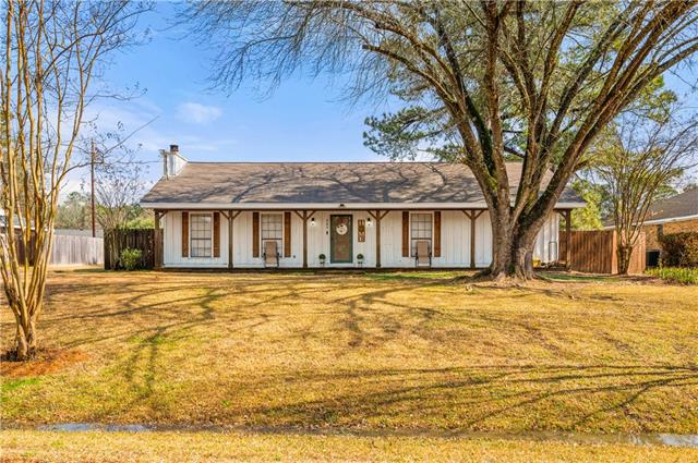 305 LAKE RIDGE Trail, Pineville, LA 71360