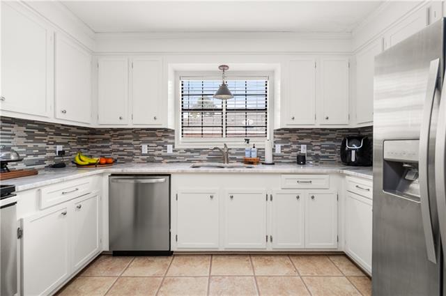 305 LAKE RIDGE Trail, Pineville, LA 71360