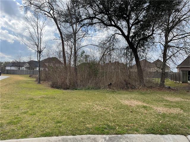 120 KELLYWOOD Court, Belle Chasse, LA 70037