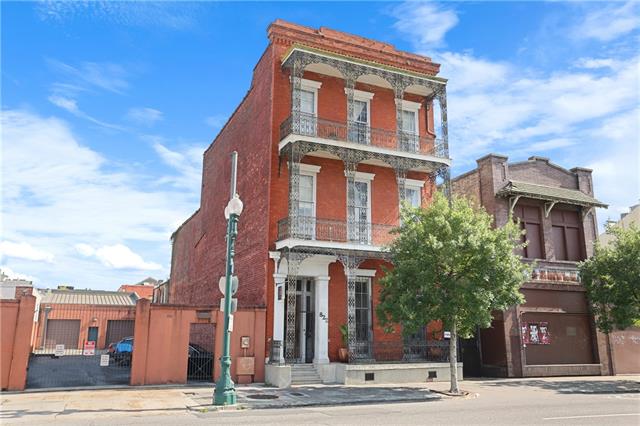 822 CAMP Street, New Orleans, LA 70139