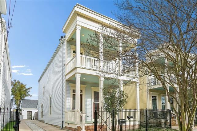 1370 MAGAZINE Street, New Orleans, LA 70130