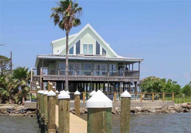 25694 CHEF MENTEUR Highway, New Orleans, LA 70129