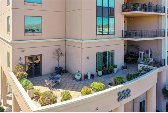 232 LAKE MARINA Avenue, 2A, New Orleans, LA 70124