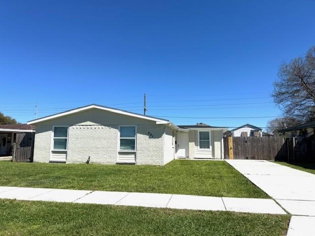 521 WILLOWBROOK Drive, Gretna, LA 70056