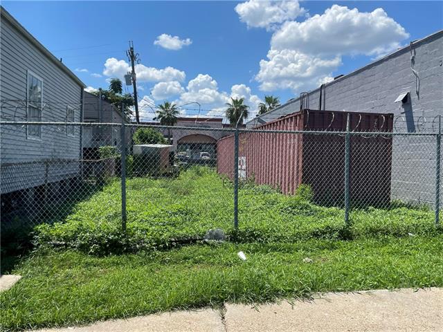 2929 JOSEPHINE Street, New Orleans, LA 70113