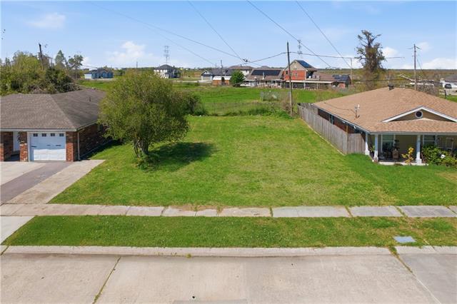 3928 LYNDELL Drive, Chalmette, LA 70043
