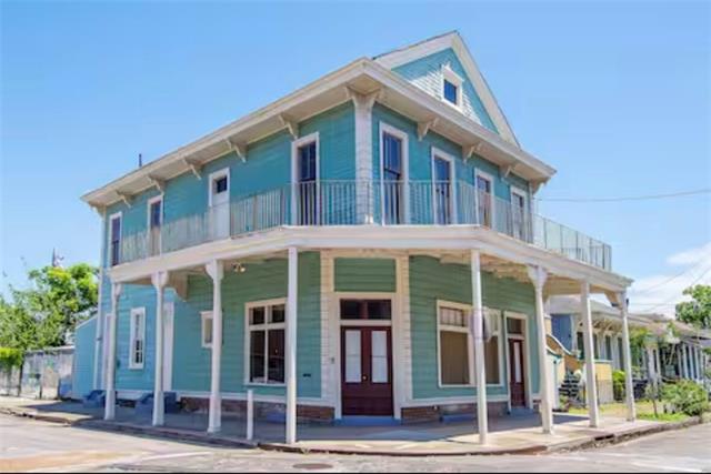 2259 ORETHA C HALEY Boulevard, New Orleans, LA 70113