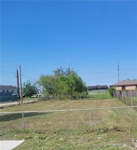 3037 LAUSSAT Place, New Orleans, LA 70117