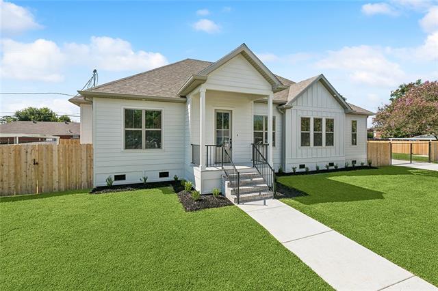 2204 CONGRESSMAN HEBERT Drive, Chalmette, LA 70043
