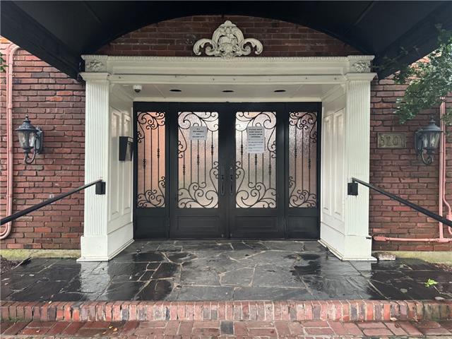 3201 SAINT CHARLES Avenue, 330, New Orleans, LA 70115