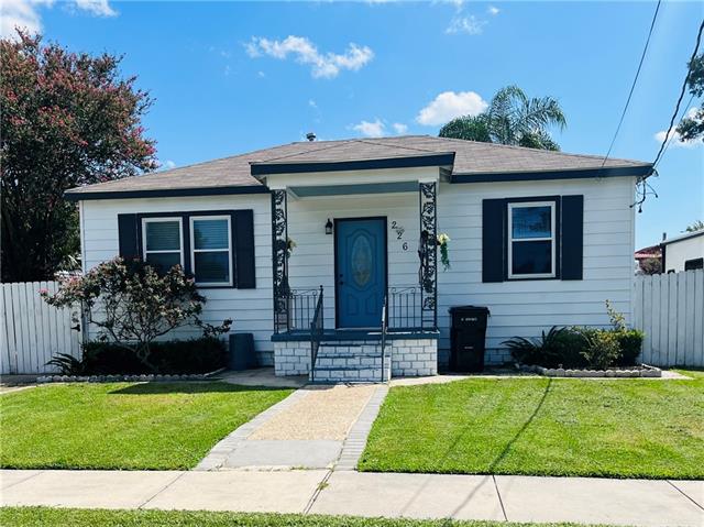 226 E CASA CALVO Street, Chalmette, LA 70043