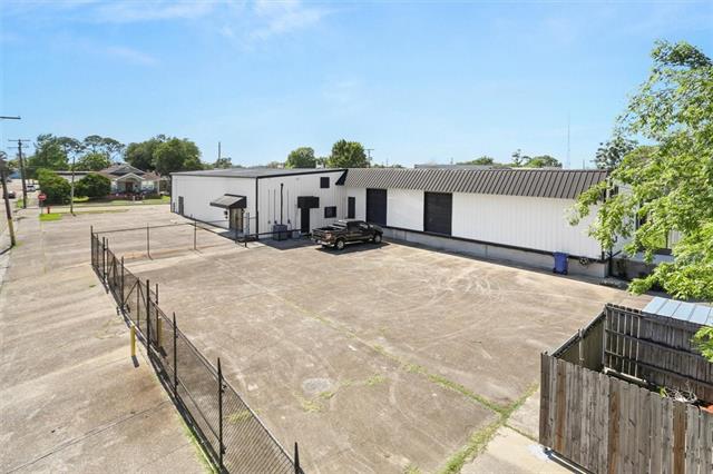 935 DERBIGNY Street, Gretna, LA 70053