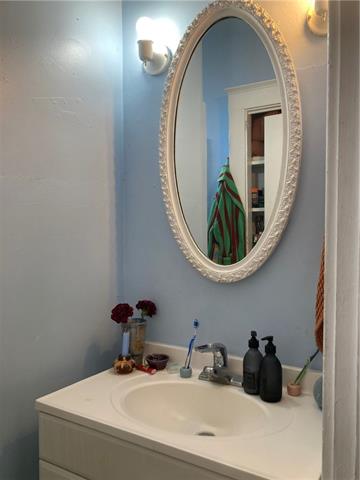Photo 33