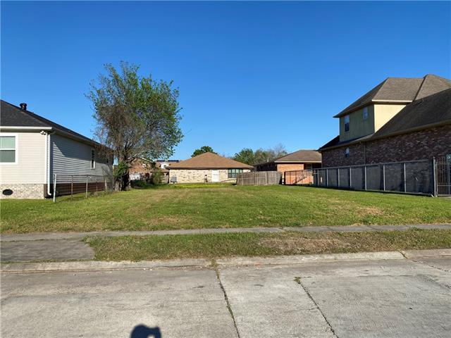 4857 CHANTILLY Drive, New Orleans, LA 70126