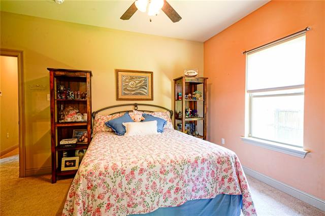 Photo 33
