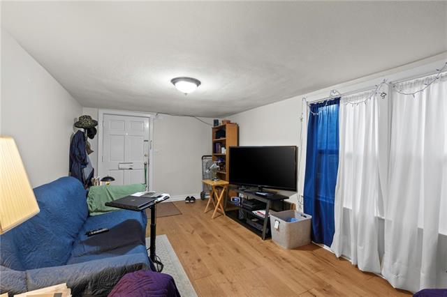 Photo 32