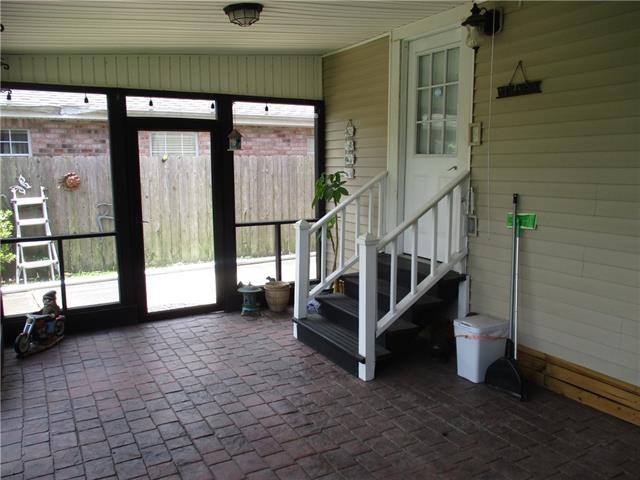 901 ATHANIA Parkway, Metairie, LA 70001