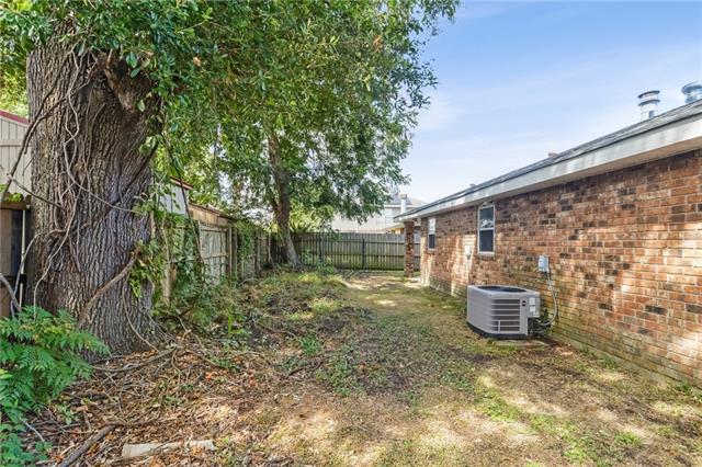 8010 SANDPIPER Drive, New Orleans, LA 70128