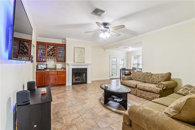 8010 SANDPIPER Drive, New Orleans, LA 70128