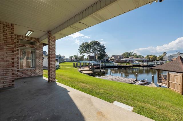 305 CHARLES Court, Slidell, LA 70458