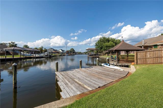 305 CHARLES Court, Slidell, LA 70458
