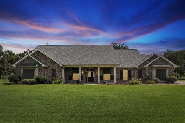 212 CEDAR GROVE Lane, Belle Chasse, LA 70037