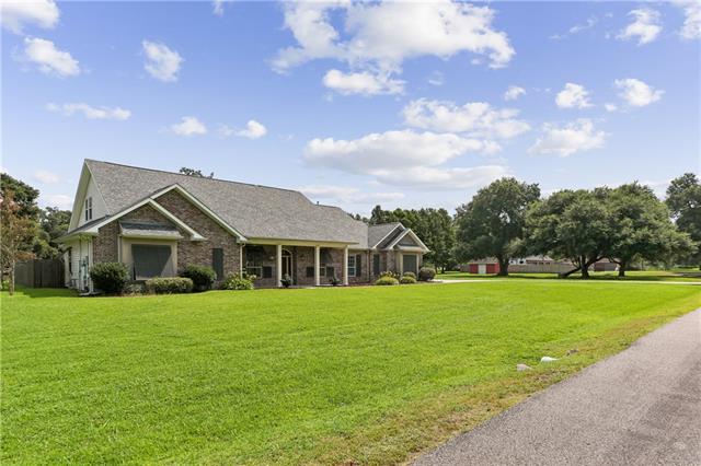 212 CEDAR GROVE Lane, Belle Chasse, LA 70037