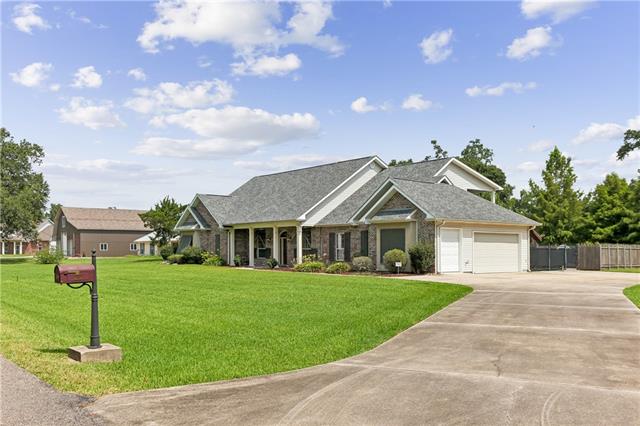 212 CEDAR GROVE Lane, Belle Chasse, LA 70037