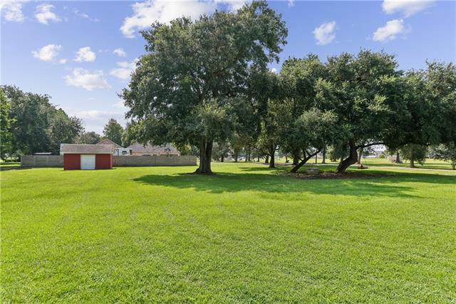 212 CEDAR GROVE Lane, Belle Chasse, LA 70037