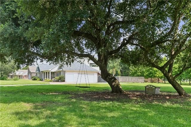 212 CEDAR GROVE Lane, Belle Chasse, LA 70037