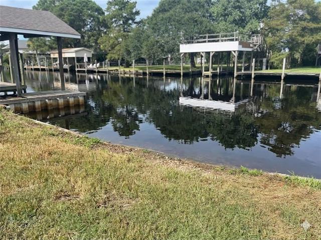LAKE Road, Lacombe, LA 70445