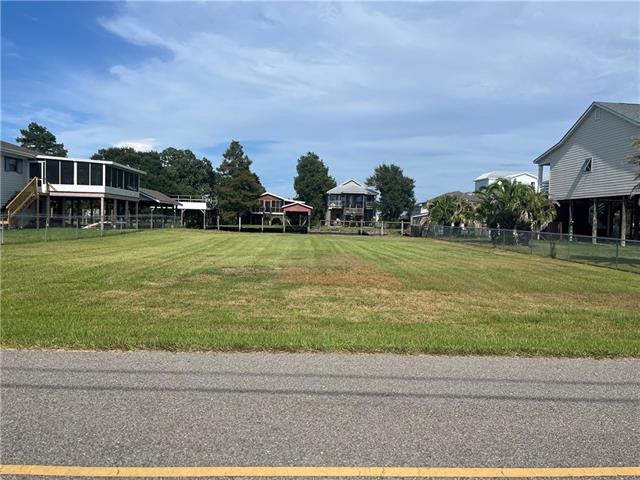 LAKE Road, Lacombe, LA 70445