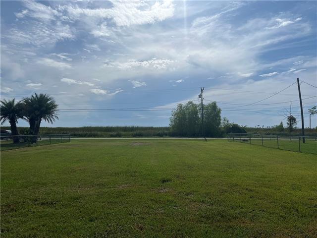 LAKE Road, Lacombe, LA 70445