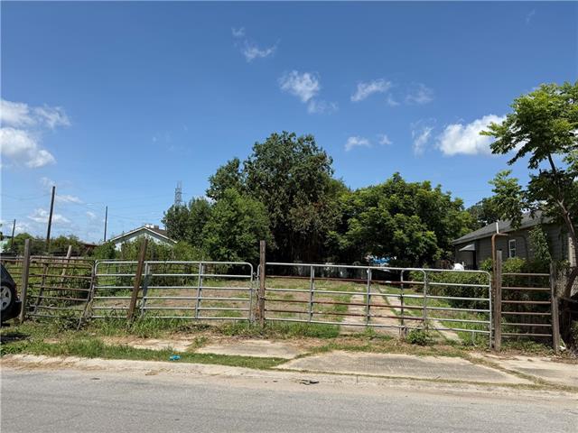 1612 CLOUET Street, New Orleans, LA 70117