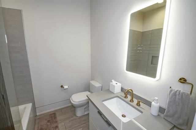 Photo 12