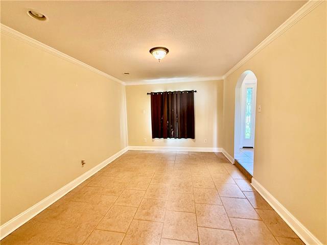 3001 GOLDEN Drive, Chalmette, LA 70043