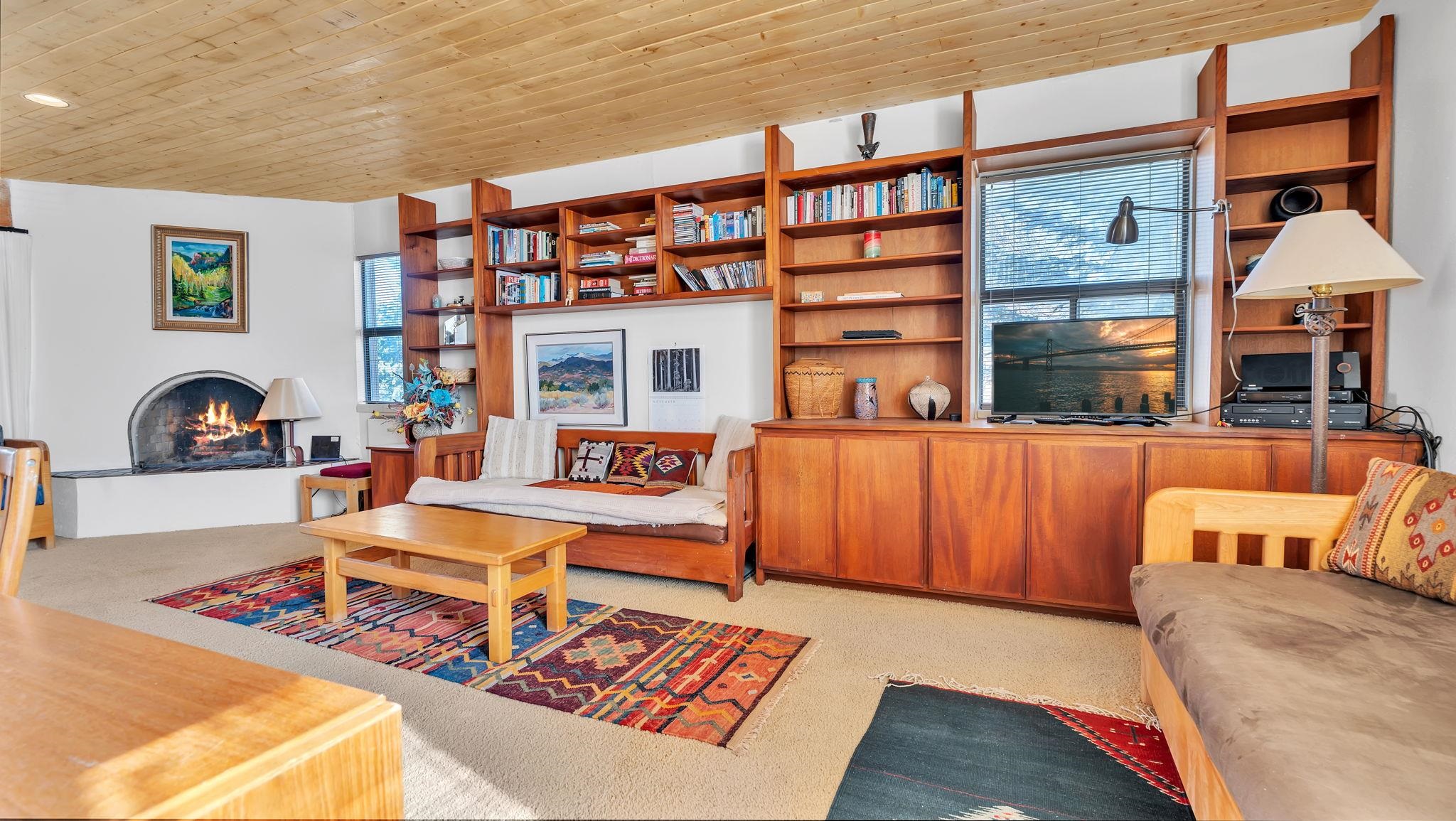 COLONIAS UPPER (12B)