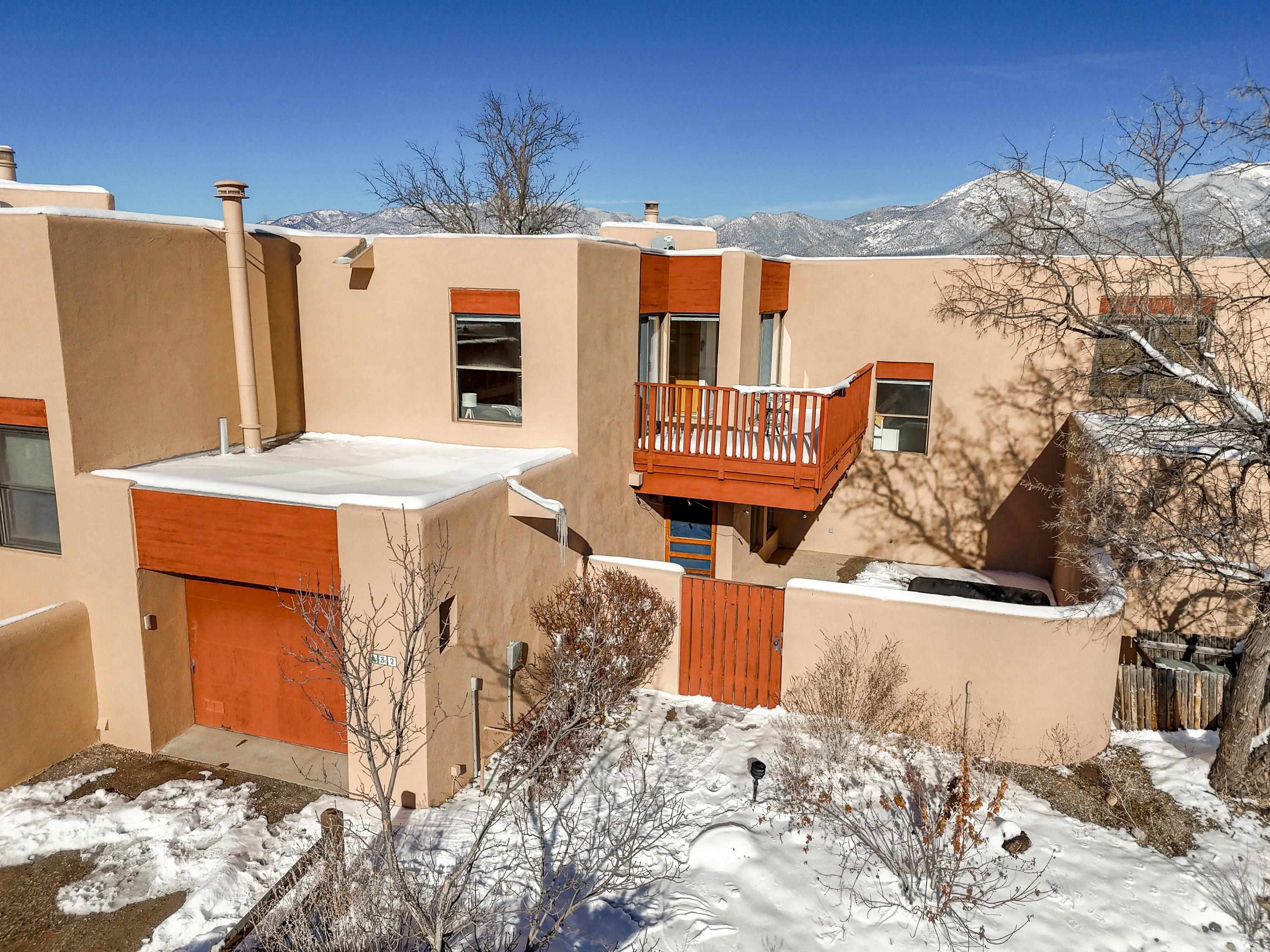 COLONIAS UPPER (12B)