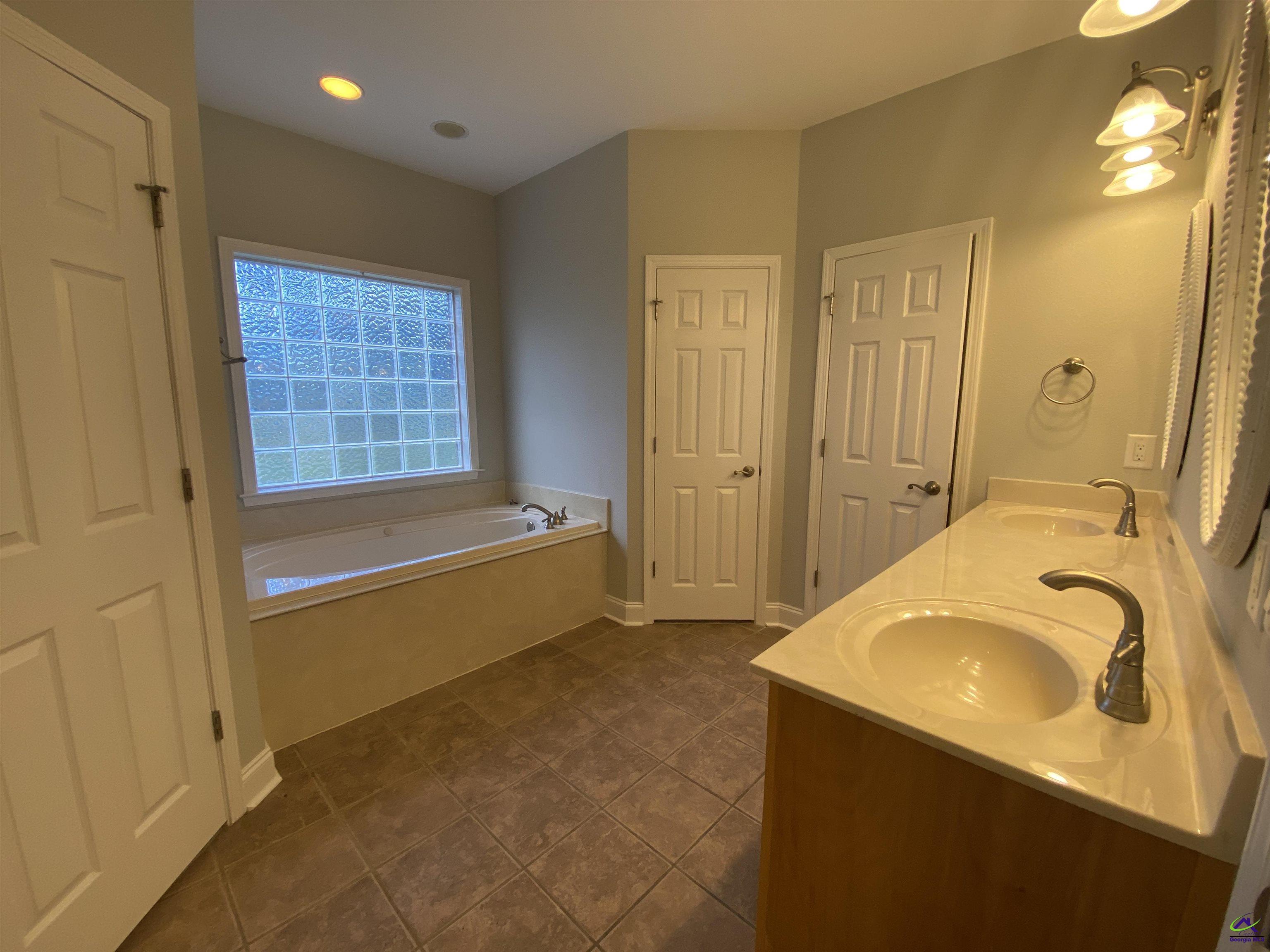 408 Stathams Way, Warner Robins, GA 31088 - Photo 13