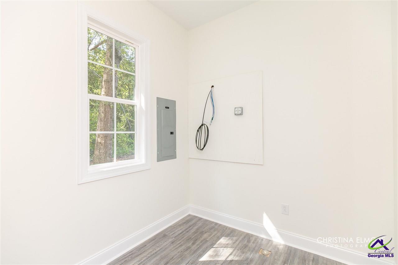 402 General Courtney Hodges Boulevard, Perry, GA 31069 - photo 19
