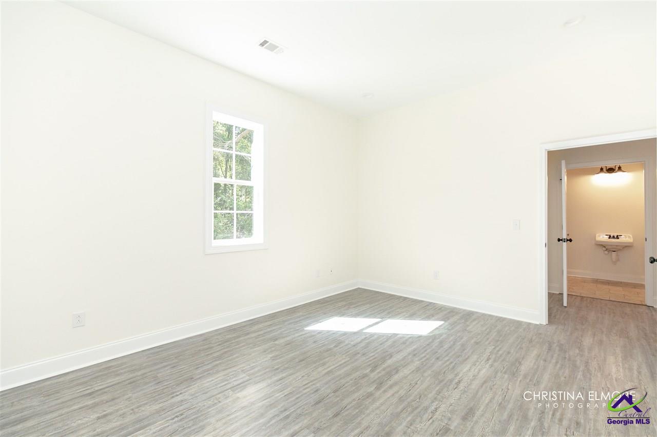 402 General Courtney Hodges Boulevard, Perry, GA 31069 - photo 23